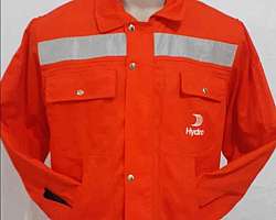 Uniforme com faixa refletiva profissional Uniforme com faixa refletiva profissional