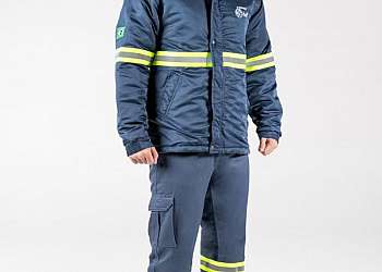 Uniforme com faixa refletiva profissional Uniforme com faixa refletiva profissional